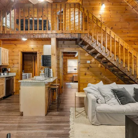Dudley IV By Avantstay Cosy Cabin W Hot Tub Sweeping Views Pigeon Forge Exterior photo