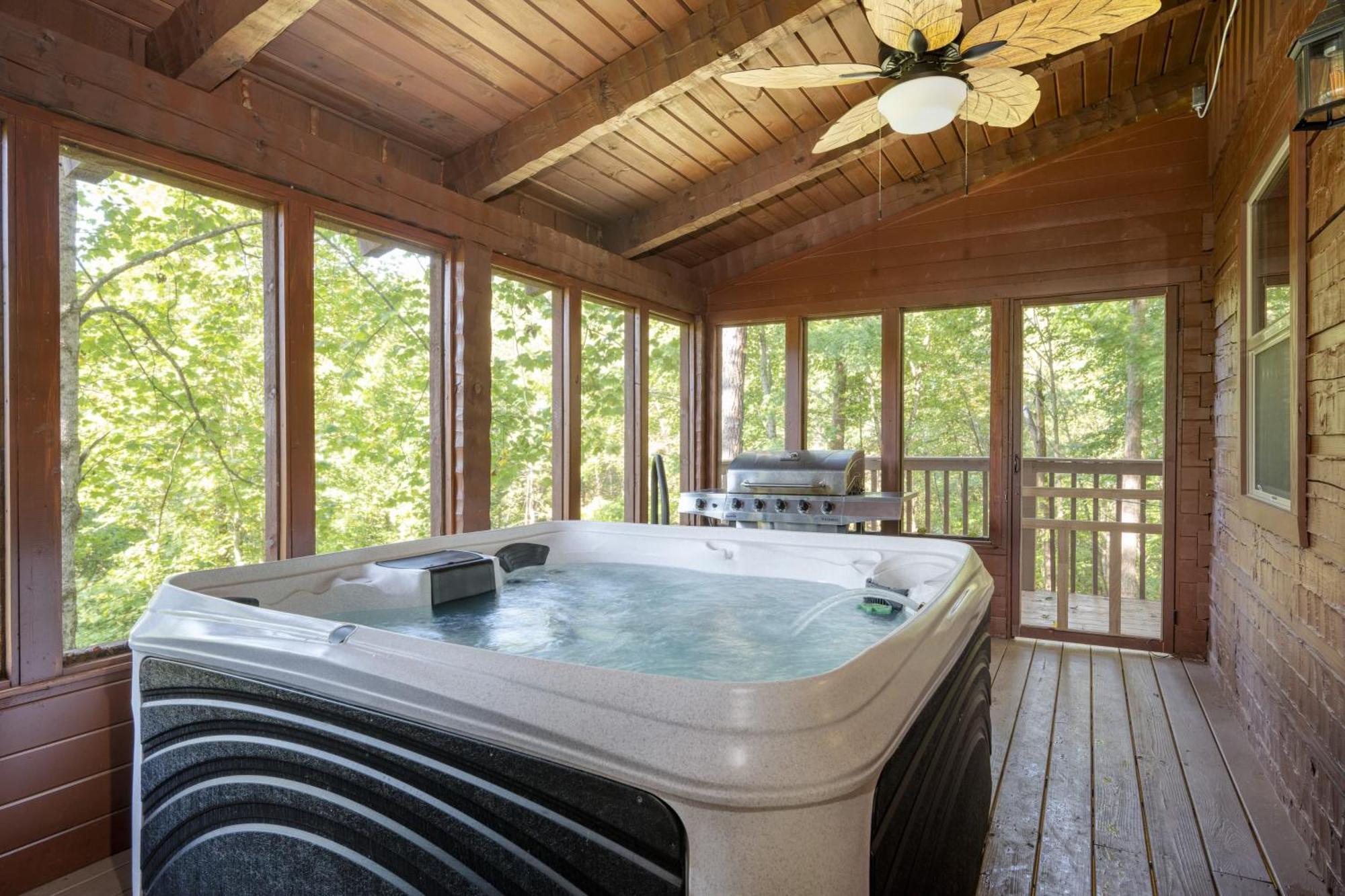 Dudley Iv By Avantstay Cosy W Hot Tub Sweeping Views Pigeon Forge